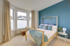Stylish 2-Bed Near Station-WiFi